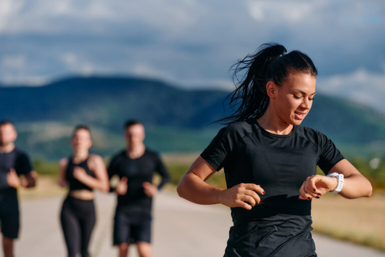 Läufer und Läuferinnen bei einem Laufkursen mit Laufcoach